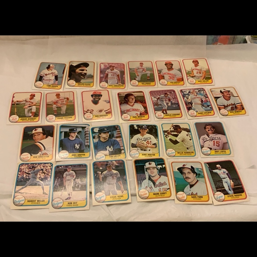 Bundle of Baseball Cards Lot 166